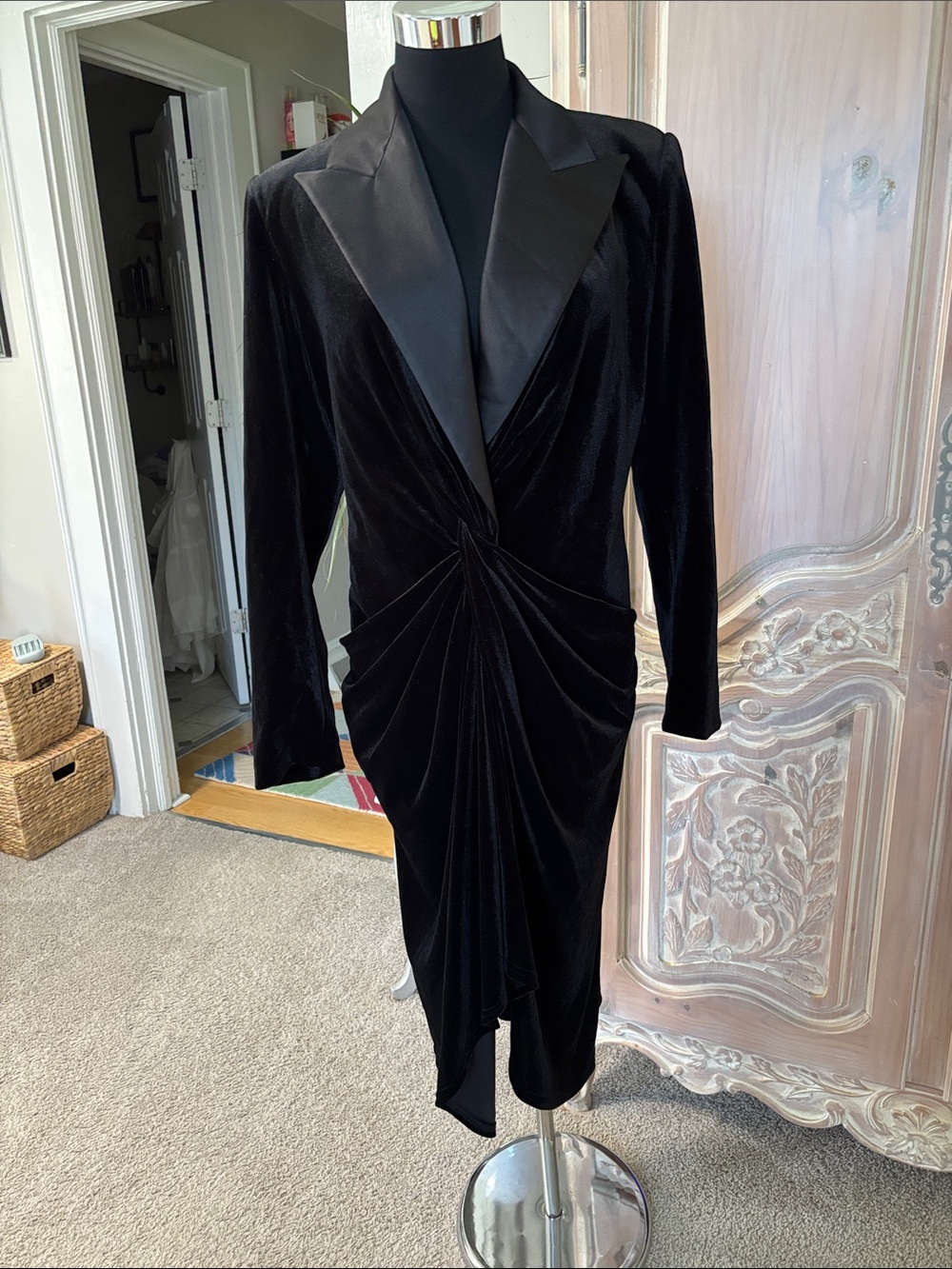 TADASHI SHOJI Velvet MIDI Dress